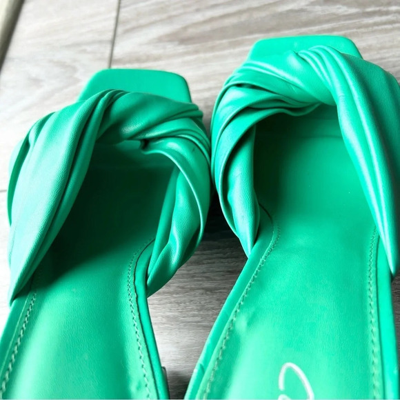 Circus by Sam Edelman Marianna Woven Slide Sandals - Picture 11 of 16